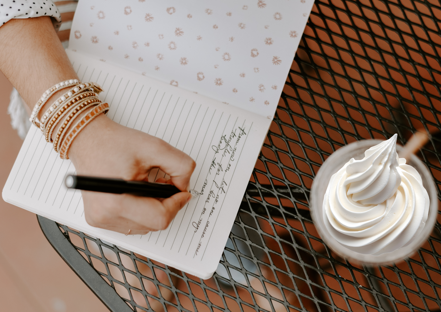 Mengapa Seseorang Menulis Puisi: Dari Hati ke Kata